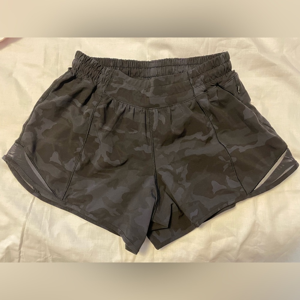 Lululemon Hotty Hot Shorts in Incognito Camo.